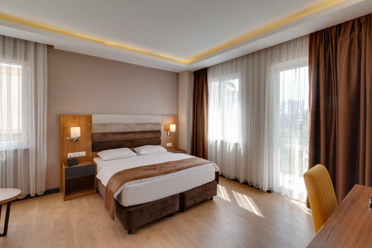 City Hotel Batumi Exterior photo