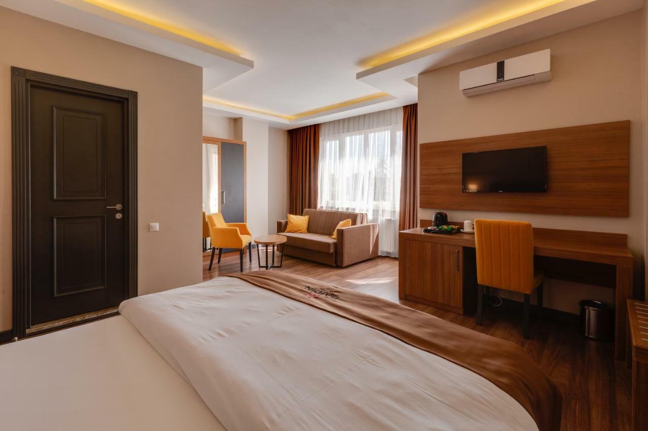 City Hotel Batumi Exterior photo