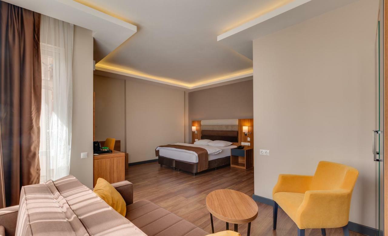 City Hotel Batumi Exterior photo