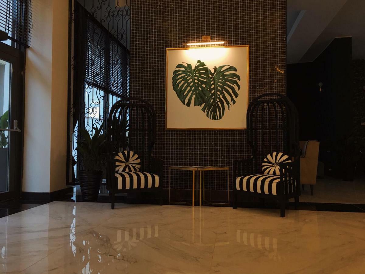 City Hotel Batumi Exterior photo